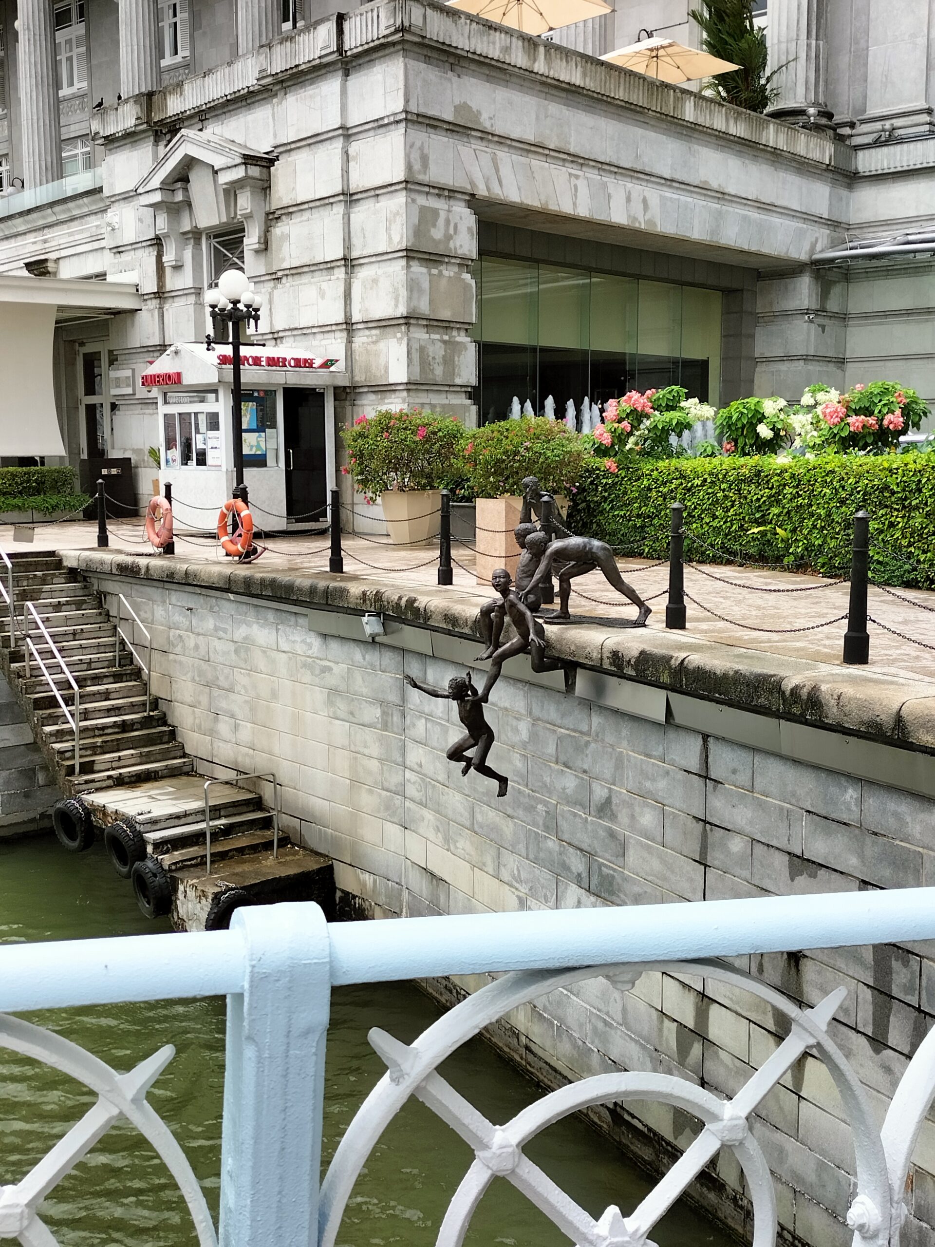10 Must-See Attractions in Singapore - Keep Moosing