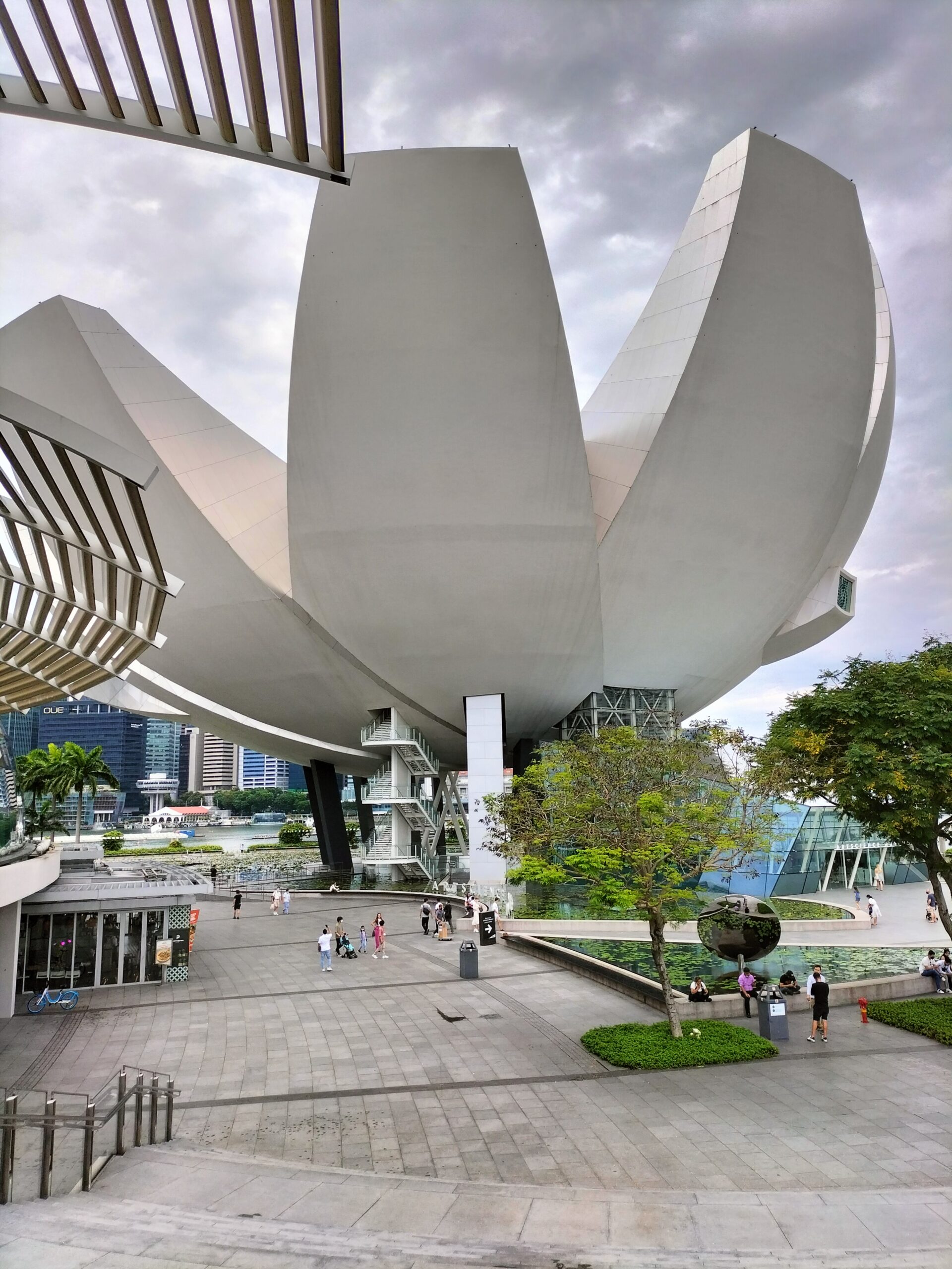 10 Must-See Attractions in Singapore - Keep Moosing