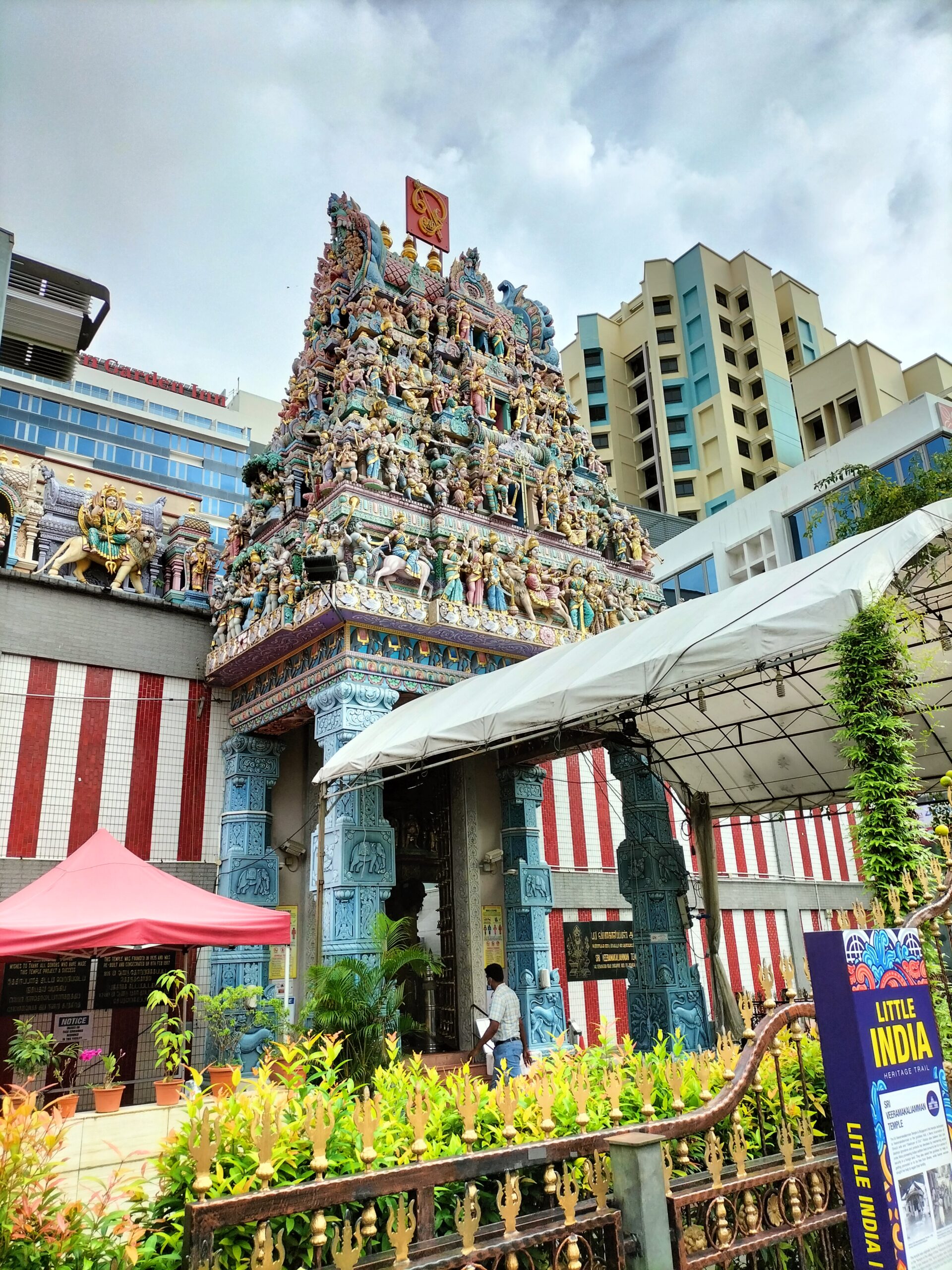 10 Must-See Attractions in Singapore - Keep Moosing