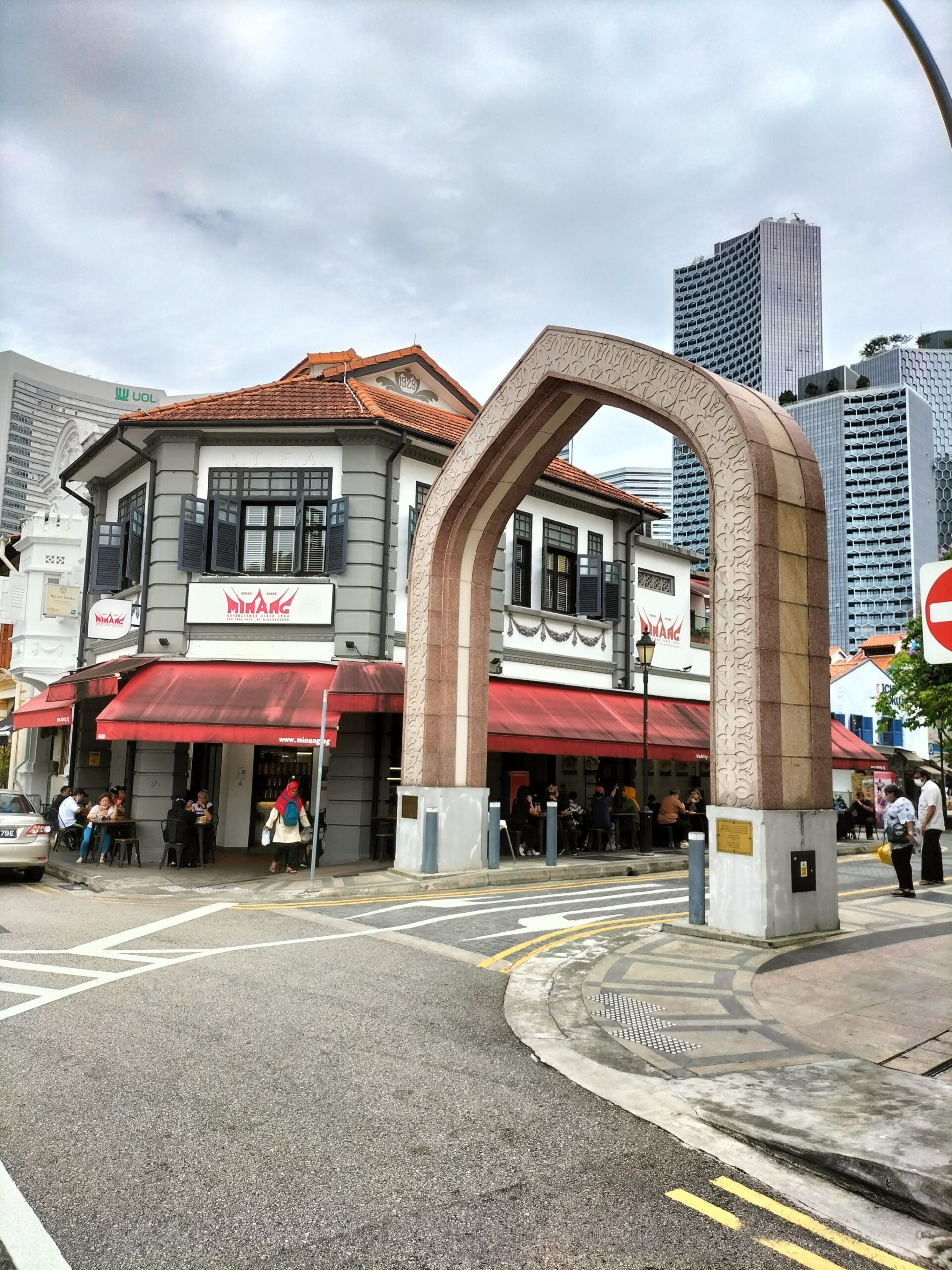 10 Must-See Attractions in Singapore - Keep Moosing