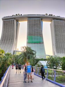 Tiziano and Claudia in front of the Marina Bay Sands