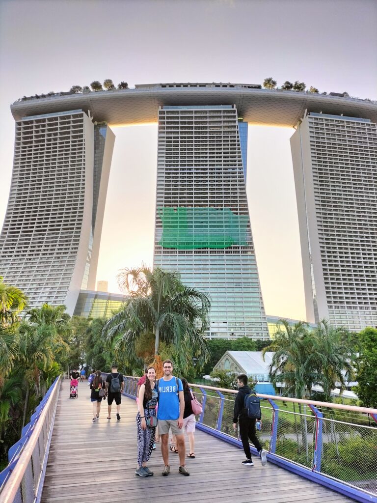 Tiziano and Claudia in front of the Marina Bay Sands